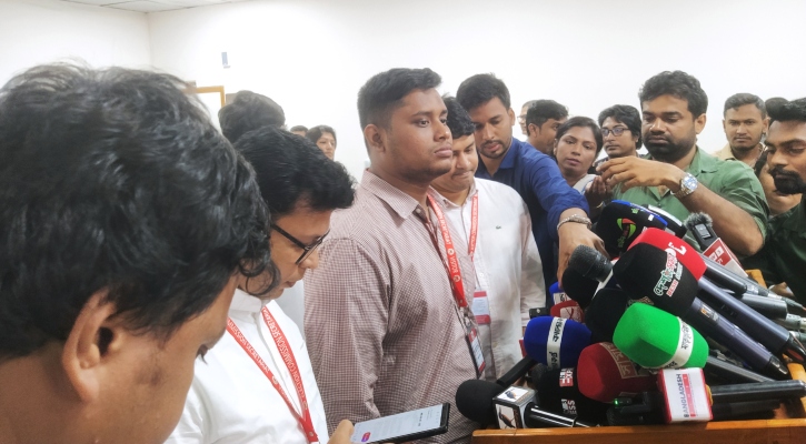 ইসির রিমোট আগারগাঁওয়ে নাই, অন্য জায়গায়: হাসনাত আবদুল্লাহ